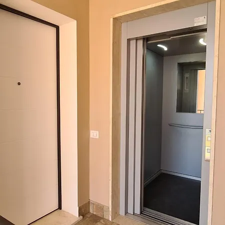 Civico 14 4 דירה מונסרטו
